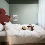 Vander Altona Aparthotel 4*