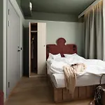 Aparthotel Vander Altona 4*