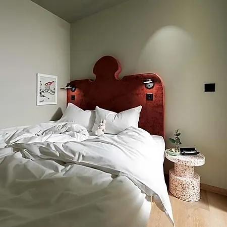 Vander Altona Apartahotel 4*